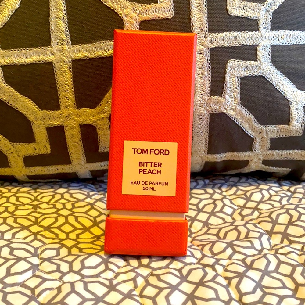 Tom Ford Bitter Peach perfume